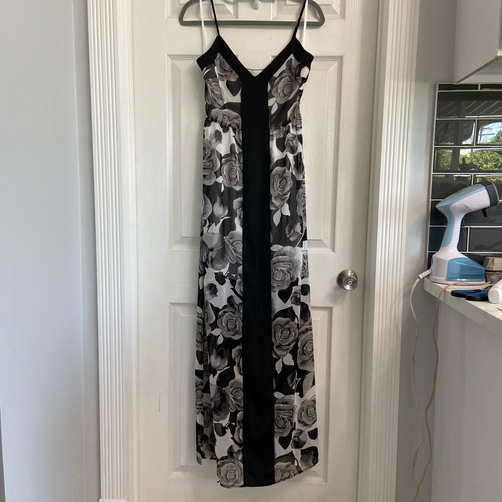 Arden B. Maxi Dress Size XS Black & White Floral Colorblock NWT